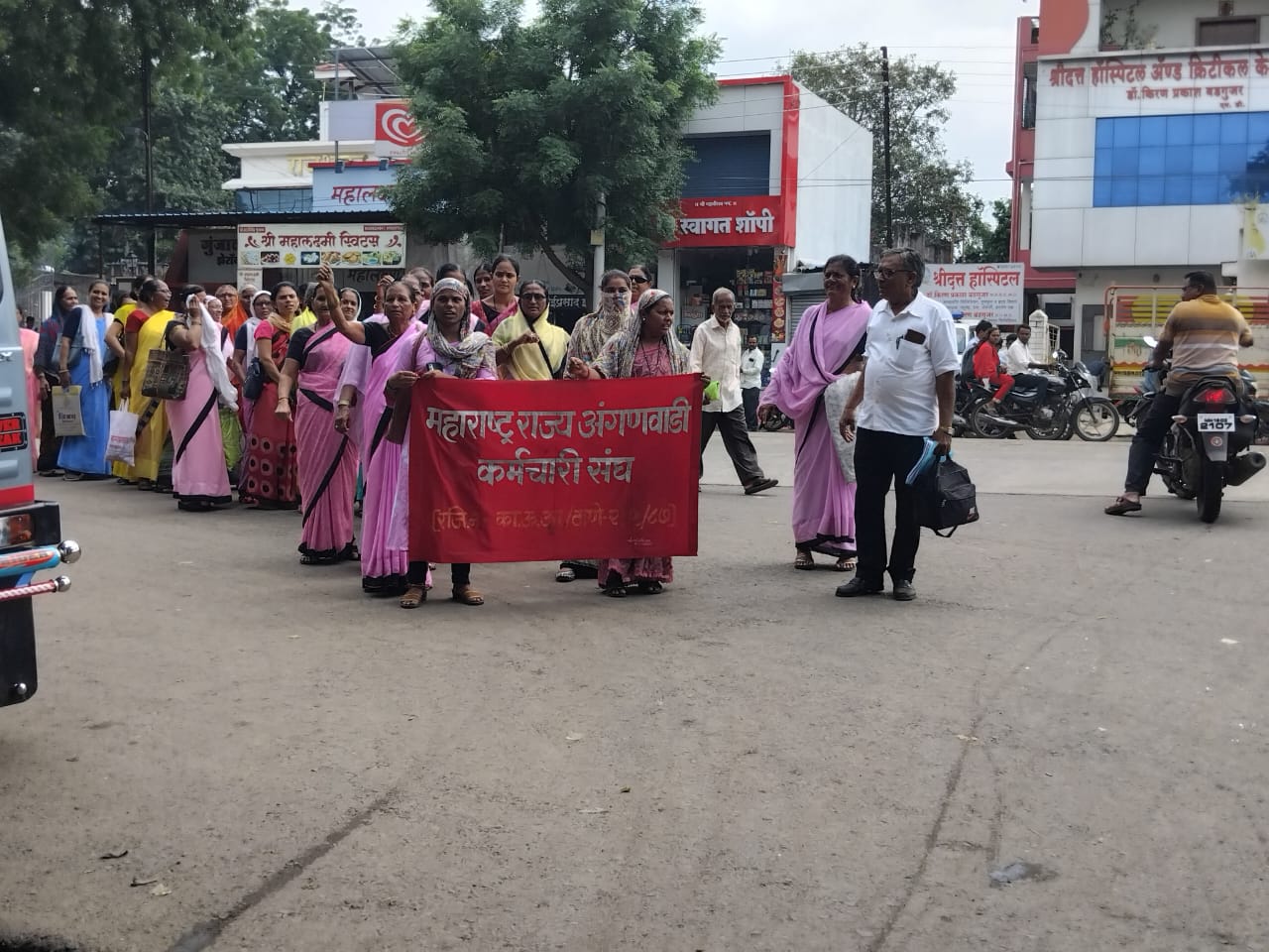 अमळनेर प्रांत व बाल विकास प्रकल्प कार्यालयावर विविध मागण्यांसाठी अंगणवाडी कर्मचाऱ्यांच्या आक्रोष मोर्चा धडकला…