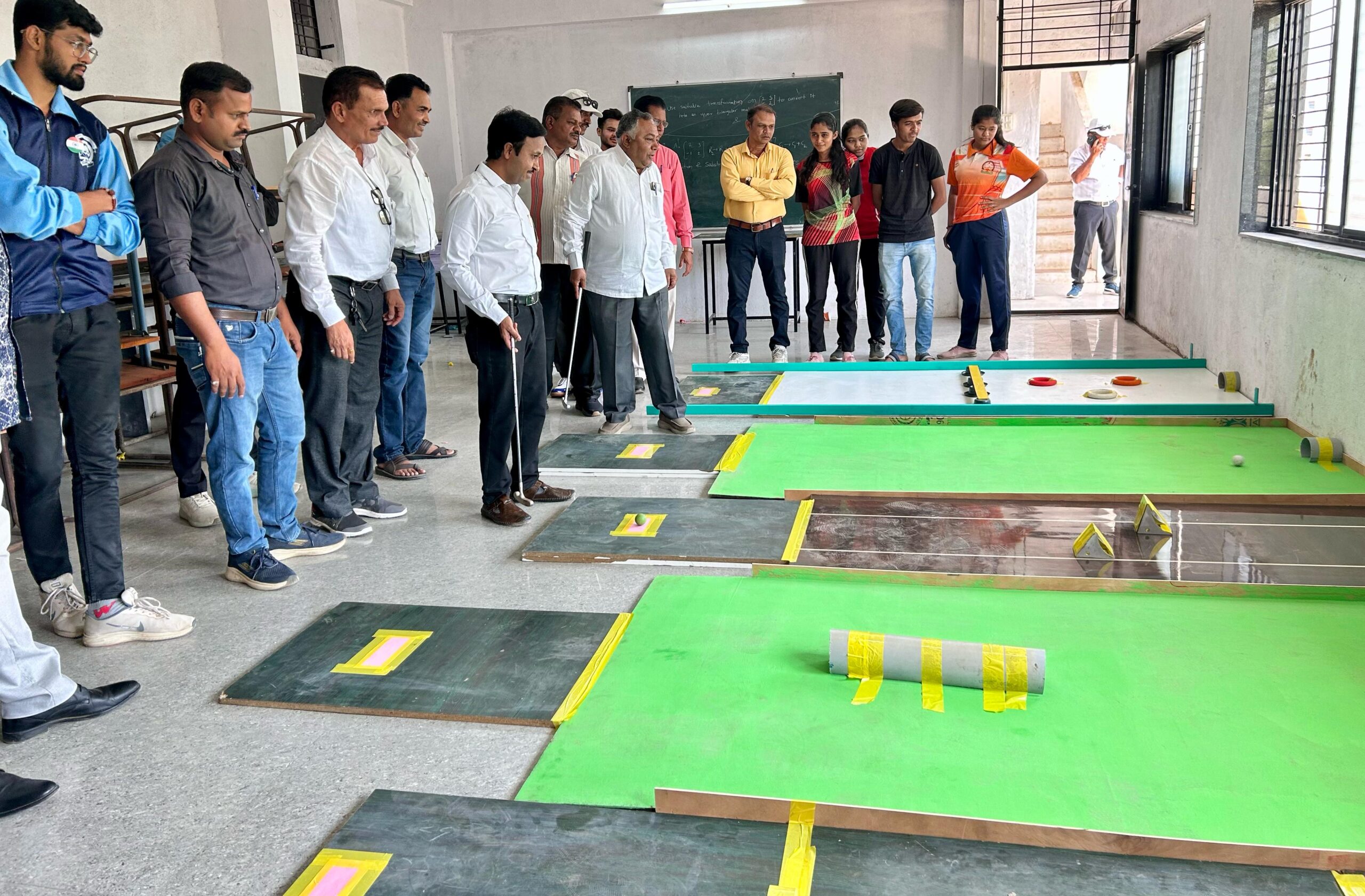 धनदाई महाविद्यालयात मिनी गोल्फ स्पर्धेचे यशस्वी आयोजन*