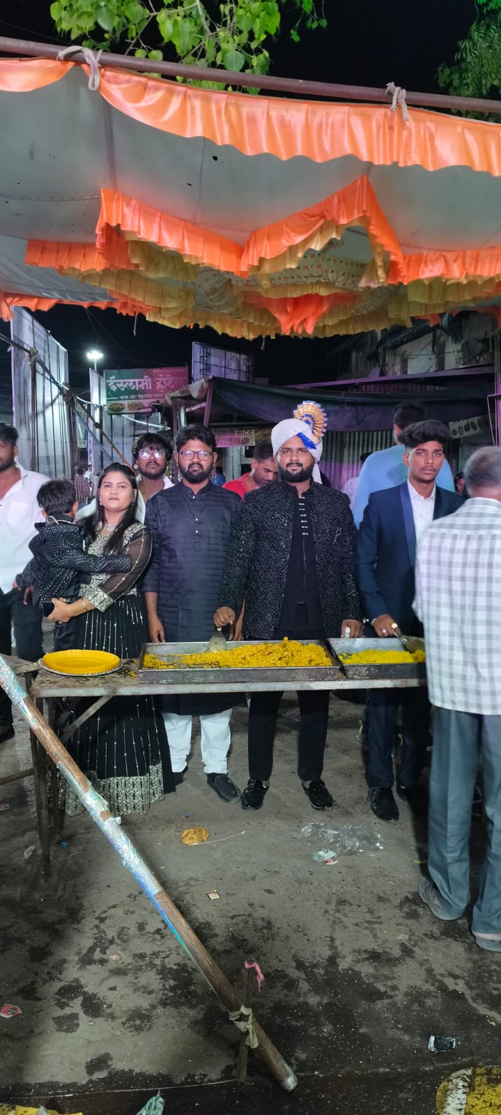 डॉ बाबासाहेब जयंतीनिमित्त सोनवणे परिवारा कडून अन्नदान….