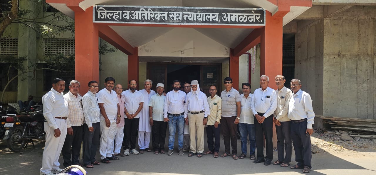 पाडळसरे धरण पूर्ती साठी मुख्यमंत्री फडणवीस यांच्या ताफ्याला काळे झेंडे दाखविणाऱ्या आंदोलकांना न्यायाल्याने केले निर्दोष मुक्त…. आंदोलकांचे वकील ऍड दिनेश पाटील यांचे सर्वत्र मानले जात आहे आभार 