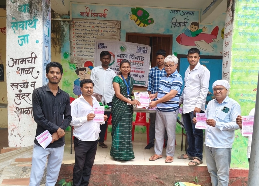 टाकरखेडा येथील समाधान शिबिरात बालविवाह मुक्त भारत अभियान 