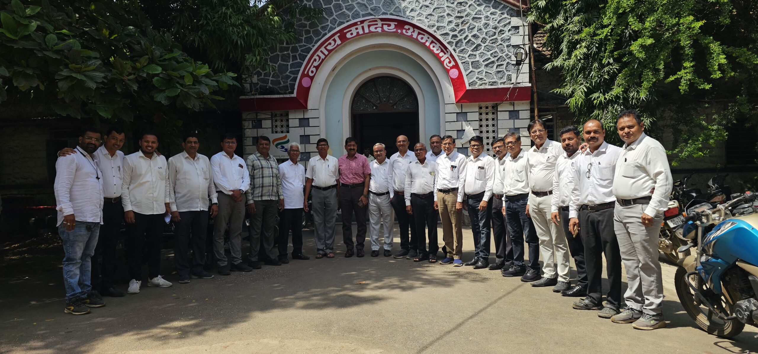 सरन्यायधीक्ष गवई यांच्या वरील हल्याच्या निषेधार्थ वकील संघांचे एक दिवसीय कामकाज बंद