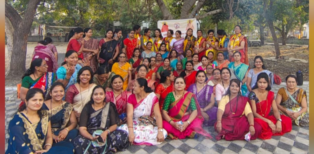 ओम गुरूदेव नमः महिला पतंजली योग समिती अमळनेर कडून महाशिवरात्री उत्सव साजरा