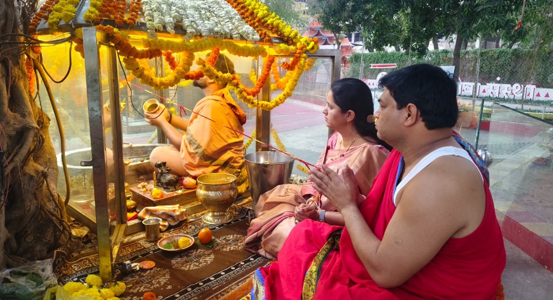 सचिन पाटील यांनी सपत्नी महाशिवरात्रीनिमित्त श्री मंगळग्रह मंदिरात केला लघु रुद्राभिषेक….