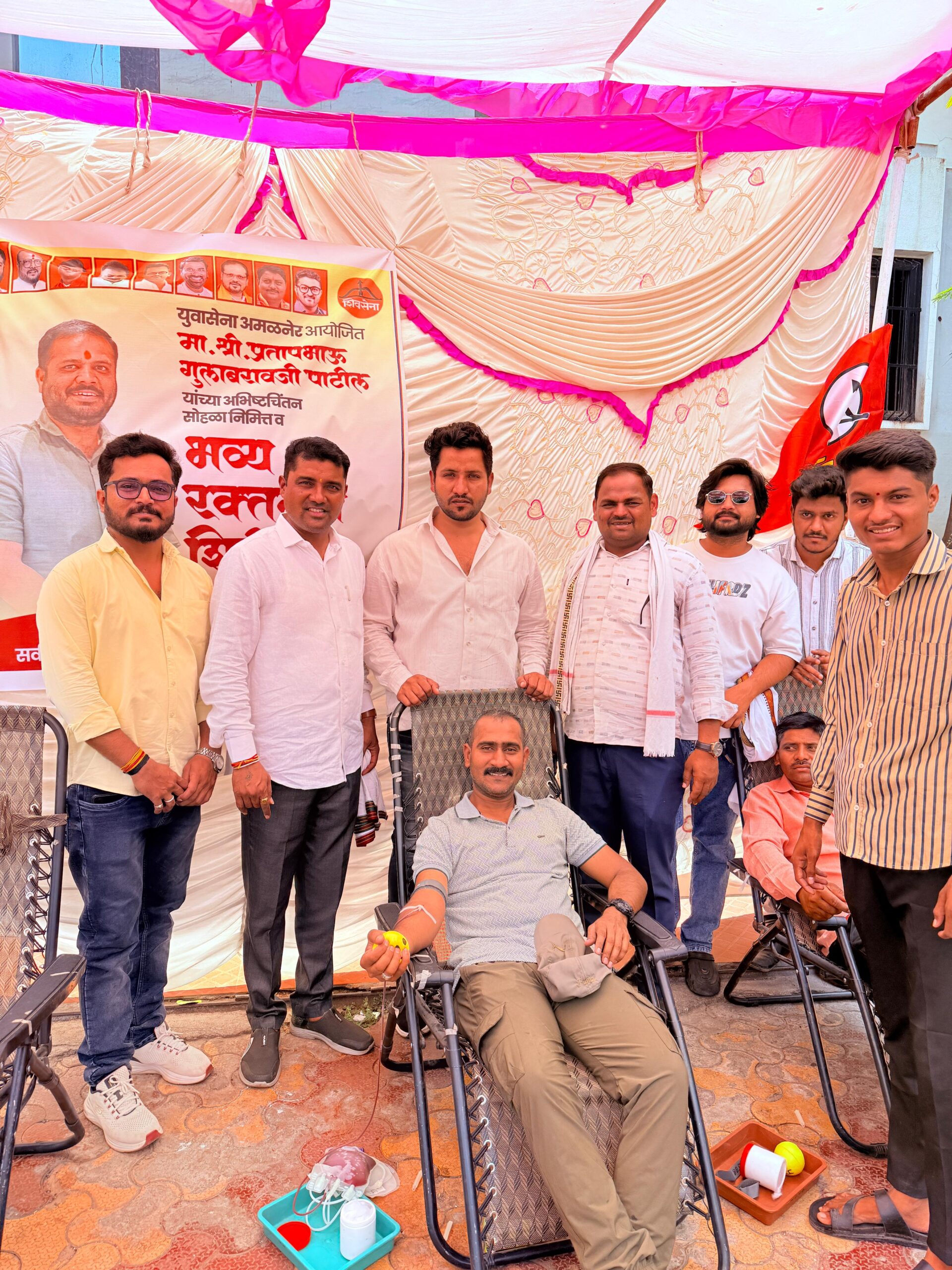 युवानेते प्रतापभाऊ पाटील यांच्या वाढदिवसानिमित्त युवासेना-शिवसेनेतर्फे भव्य रक्तदान शिबिर; नागरिकांचा उत्स्फूर्त प्रतिसाद
