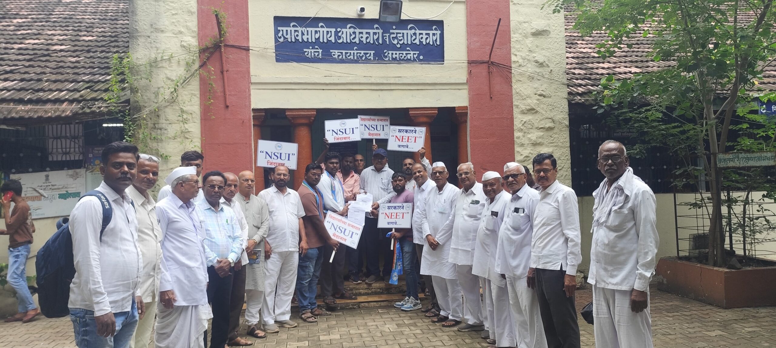 NEET परीक्षा घोटाळा व पेपरफुटी प्रकरणाची सखोल चौकशी करा: अमळनेर NSUI चे प्रांताधिकाऱ्यांना निवेदन……दोषींवर कठोर कारवाई न झाल्यास राज्यव्यापी तीव्र आंदोलनाचा इशारा